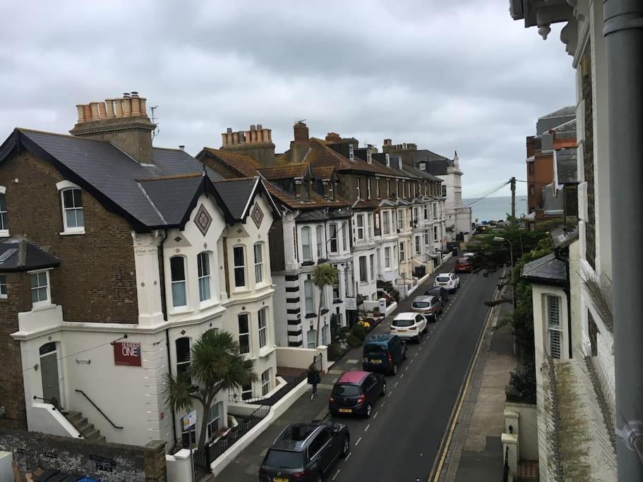 Beautiful Victorian Coastal Holiday Home 迪尔 外观 照片